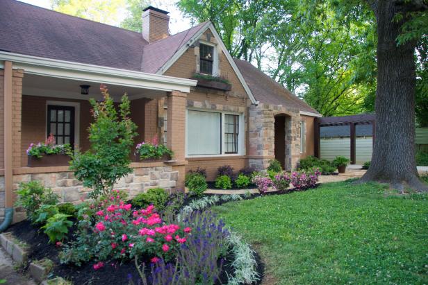 Picking the Perfect Plants for Curb Appeal